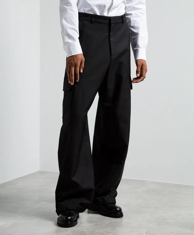 Off-White Black cargo with logo