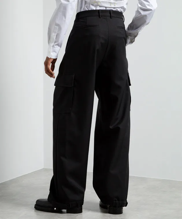 Off-White Black cargo with logo