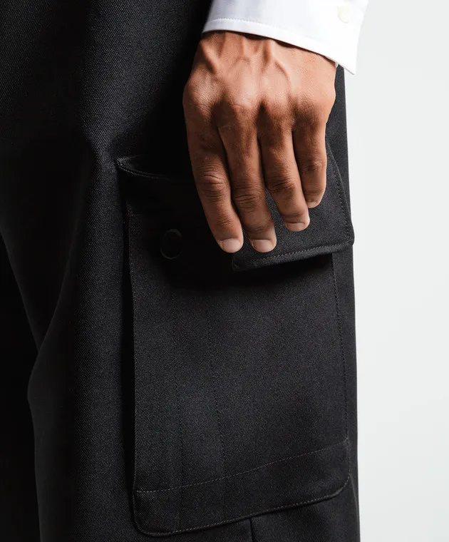 Off-White Black cargo with logo